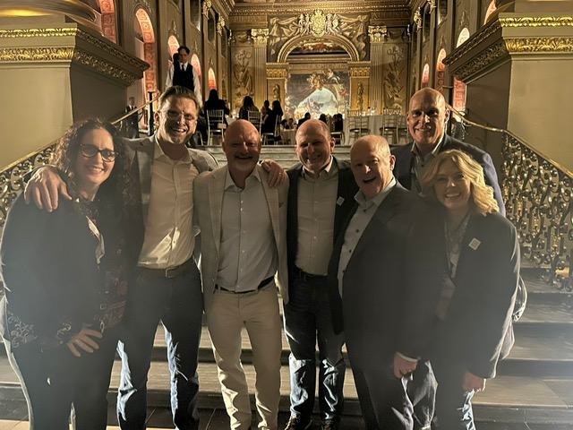 2d203403-ff2b-486f-b445-cd891d47255e